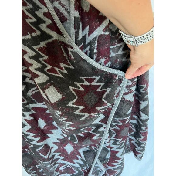 Lucky Brand Aztec Drape Cardigan, Large, Red and Gray, High Low, Southwest - Picture 3 of 9